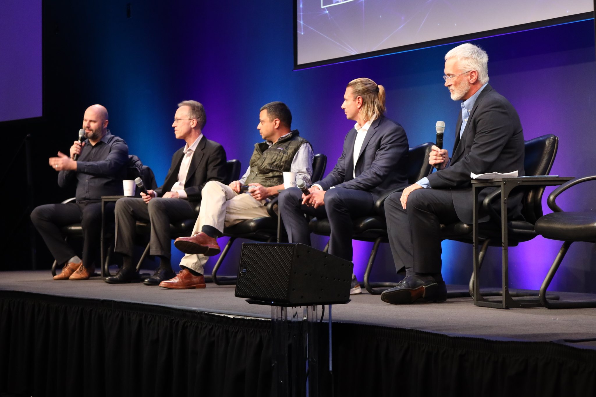 D2D: Market Strategy & New Technology in Next-Gen Satellite Devices